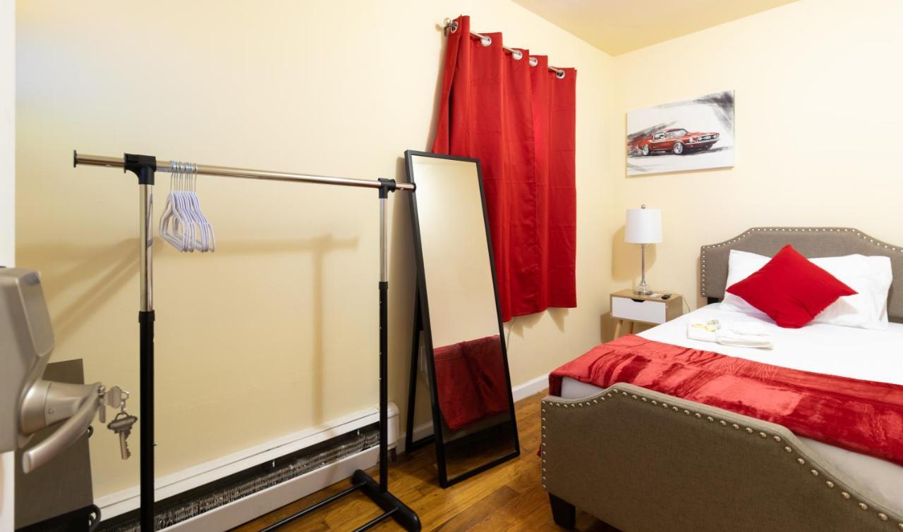 Deluxe Twin Size Bed-red On The 1st Fl In Elmhurst Ny Pangsapuri